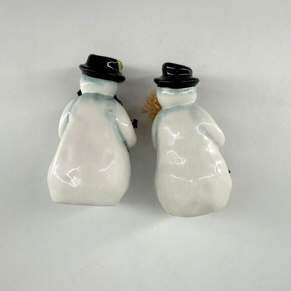 Ceramic Retro Snowmen Salt and Pepper Set - Wreath, Top Hat, & Broom 4 inch - Picture 6 of 8